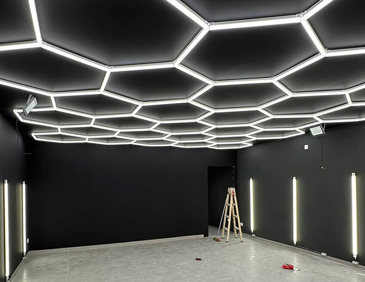 Linear architectural lighting detail